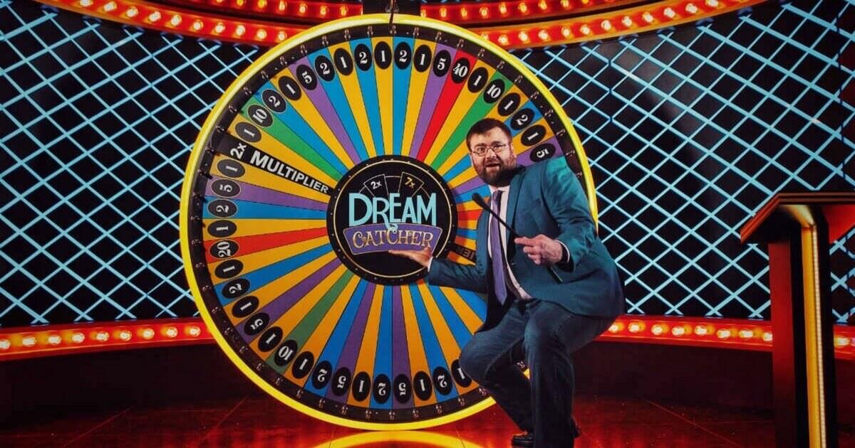 91/5000 Did you mean: Live Dream Catcher from Evolution Gaming is a social game based on the renown lucky wheel. Live Dream Catcher fra Evolution Gaming er et socialt spil baseret på det kendte lyckhjulet.